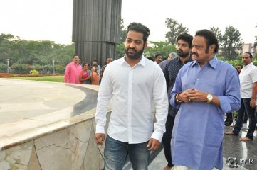 NTR Family Visit to NTR Ghat 2016
